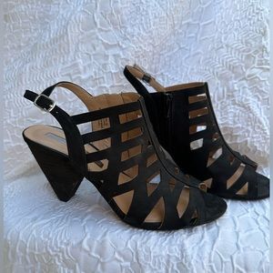 ✨3/$10✨ NEW Strappy Black Heels / Audrey Brooke